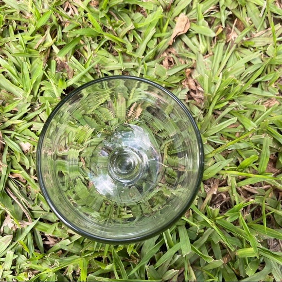 Vintage Heavy Glass Sherbet Dessert Ice Cream Dish with Stem Pedestal Bowl. - Picture 6 of 7